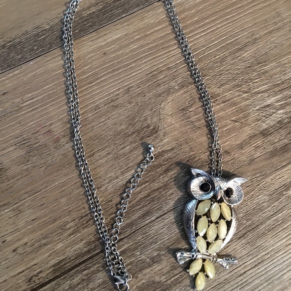 Owl Pendant - Jewelled with 24" Chain - Picture 2 of 9